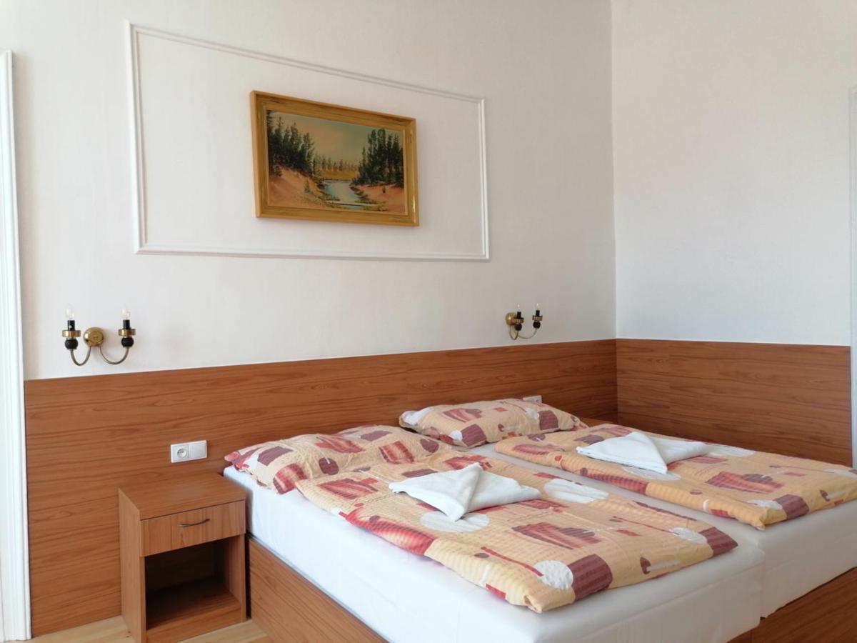 זנוימו Hotel Morava מראה חיצוני תמונה