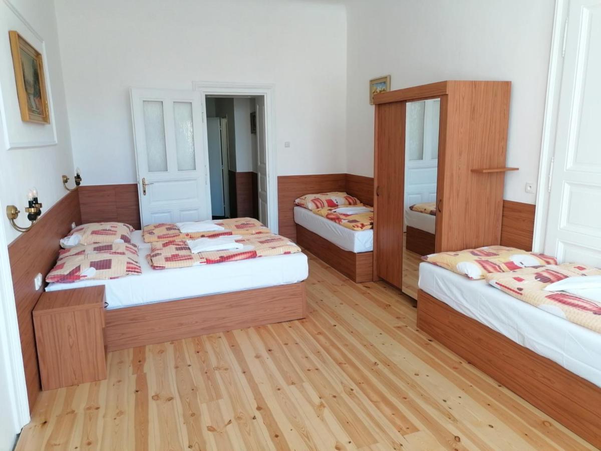 זנוימו Hotel Morava מראה חיצוני תמונה