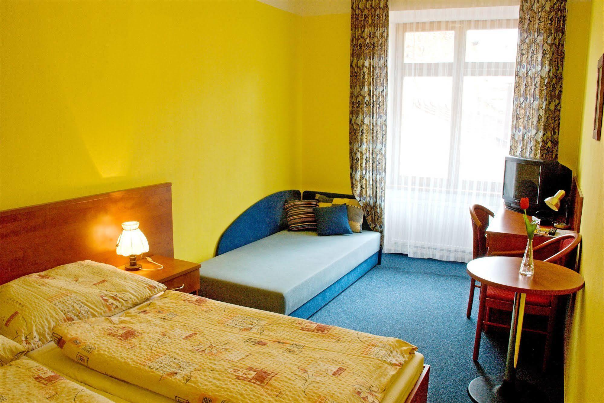זנוימו Hotel Morava מראה חיצוני תמונה